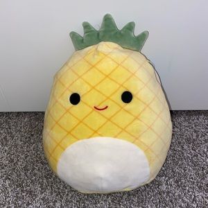 Maui 8” Squishmallow WITH TAGS | SMOKE FREE HOUSE
